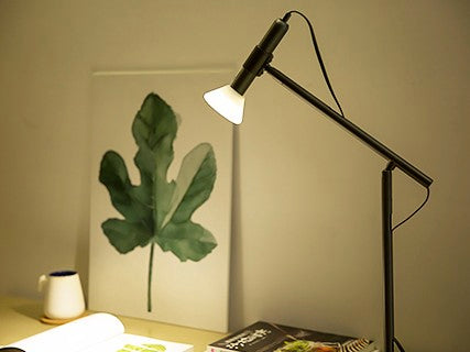 FlashLight |DeskSpot|: Adjustable Folding Desk Lamp with Removable Light Source - Powerful 600lm LED, Stepless Dimming, and Rechargeable Battery for Precision Lighting