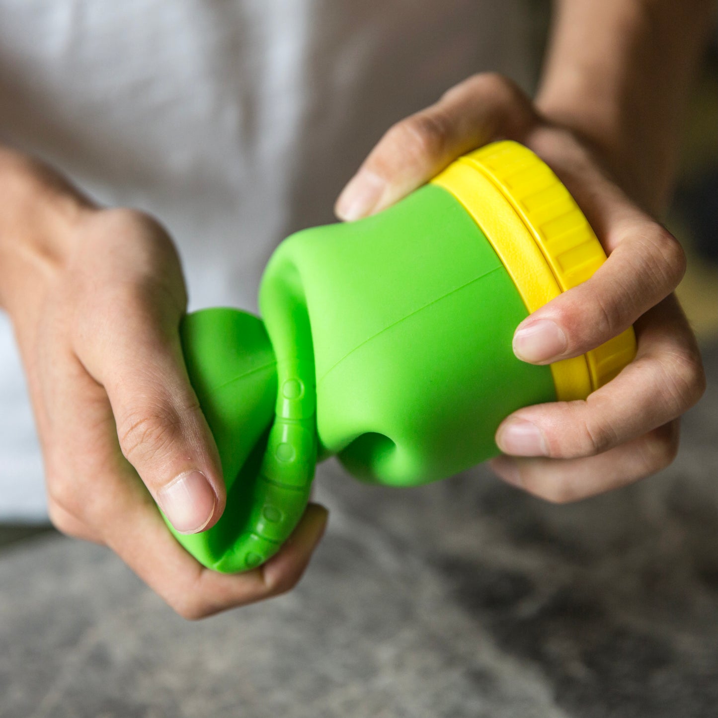 FlipBottle Bapa - Durable Flip-Top Water Bottle for Easy Hydration On-The-Go